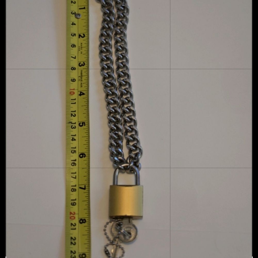 LOCK AND KEY NECKLACE WITH EXTENDER AND KEYCHAIN - Picture 3 of 4